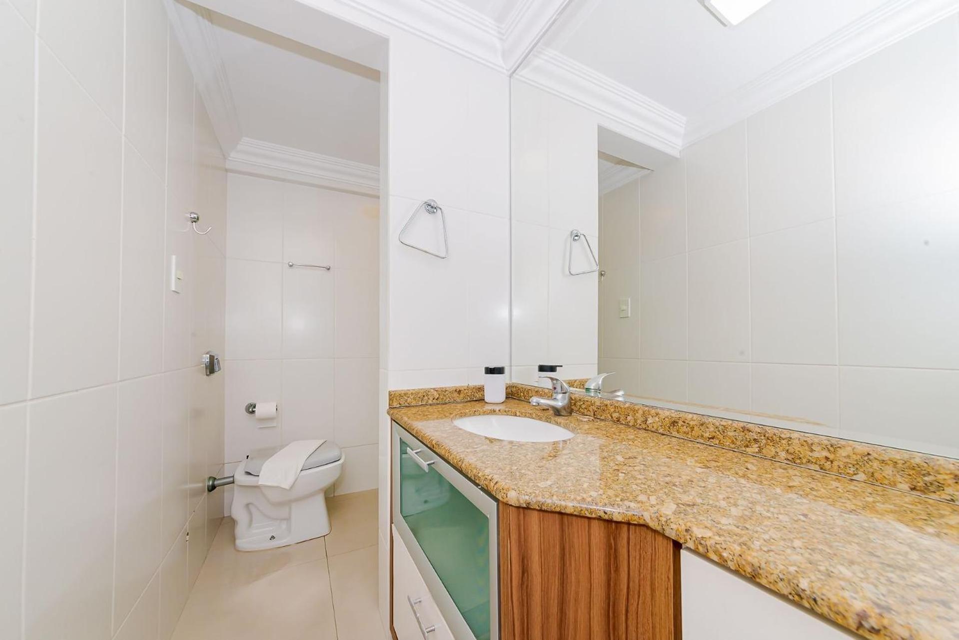 Apto Amplo 1Suite Mais 2Quartos - Quadra Mar 50M Da Praia - Somente Familiares Балнеариу-Камбориу Экстерьер фото