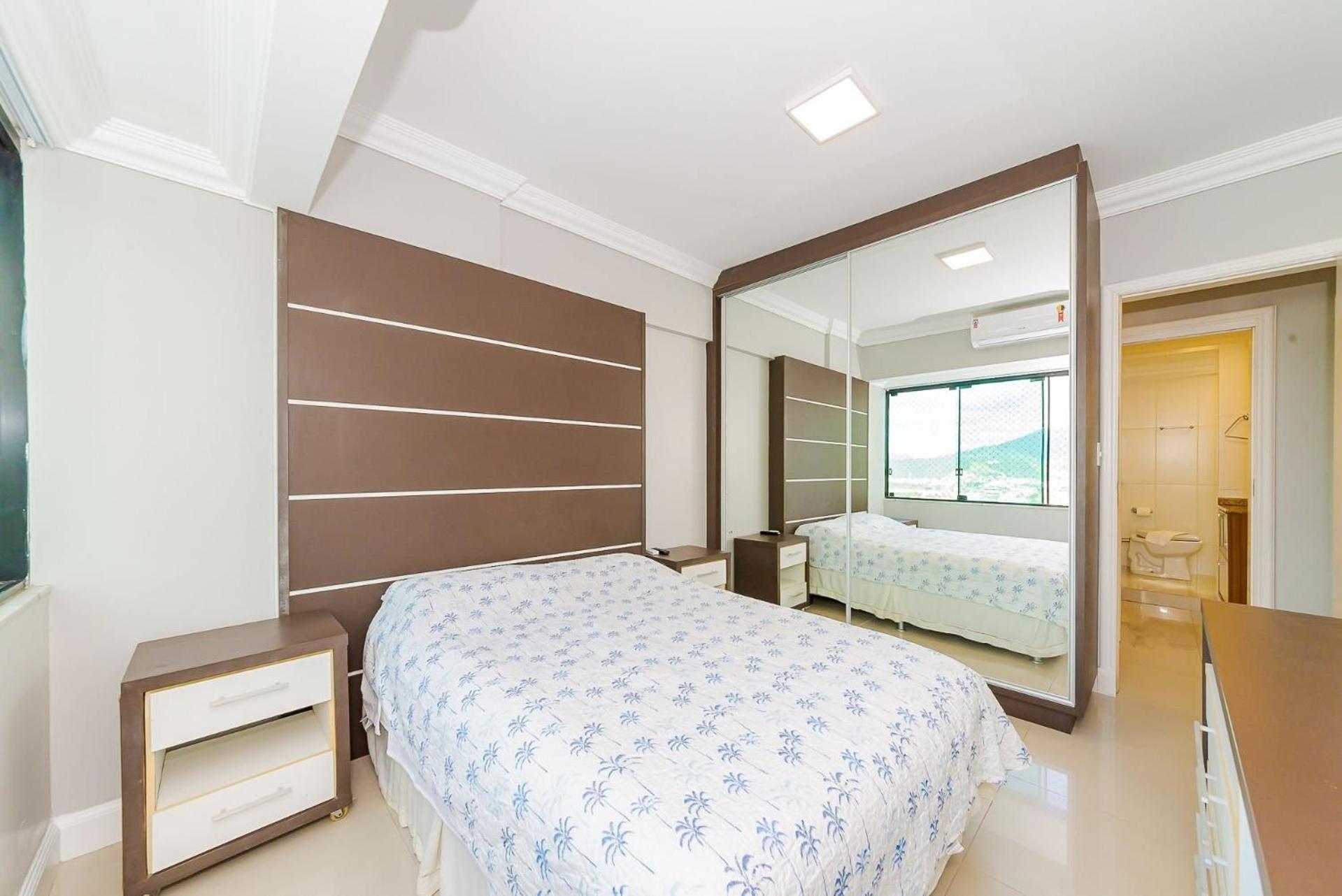 Apto Amplo 1Suite Mais 2Quartos - Quadra Mar 50M Da Praia - Somente Familiares Балнеариу-Камбориу Экстерьер фото